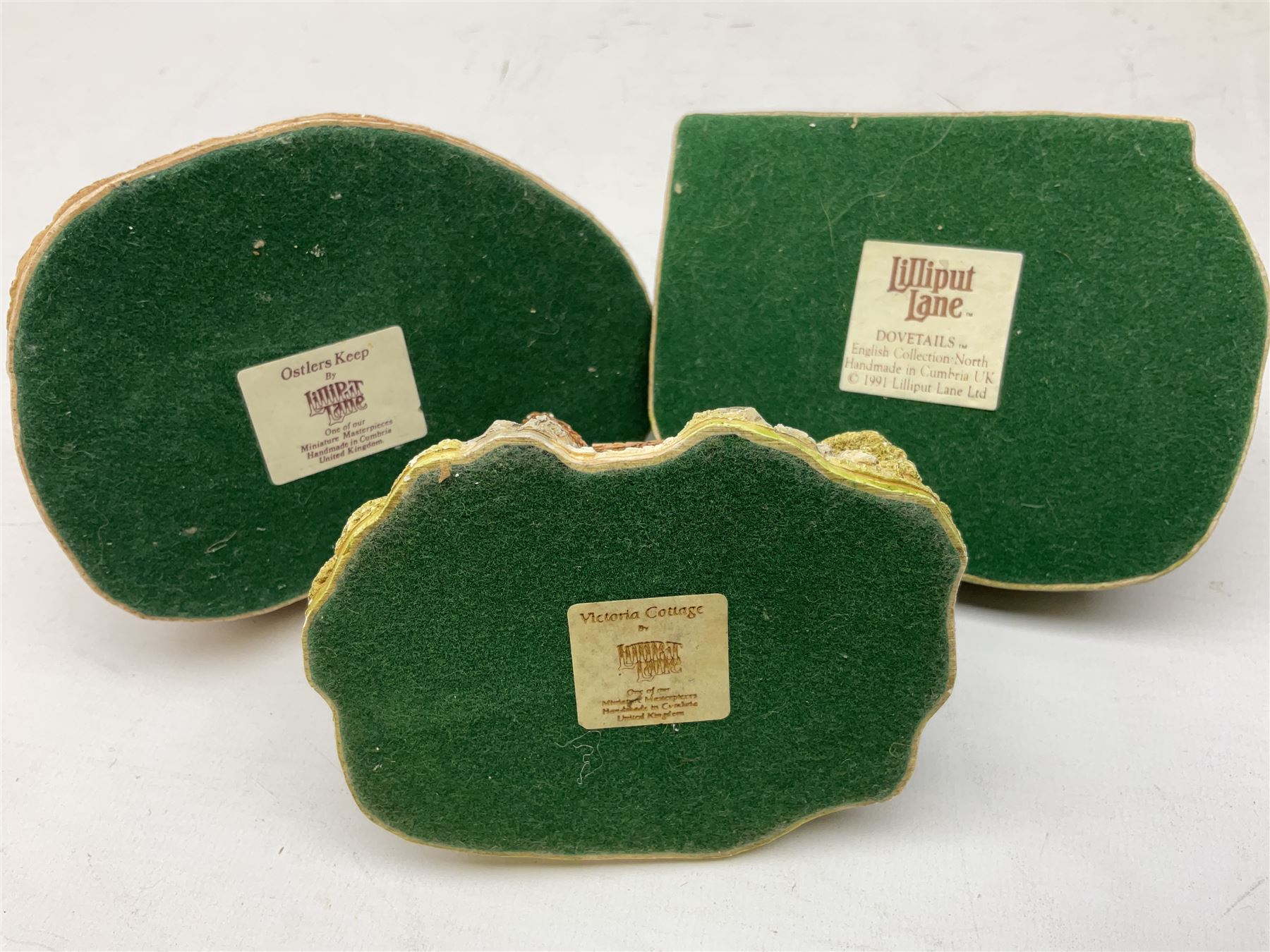 Twenty six Lilliput Lane models from the British and English Collections to include 'Ostlers Keep', 'Holme Dyke', 'Dovetails', 'Victoria cottage' etc, all boxed with deeds