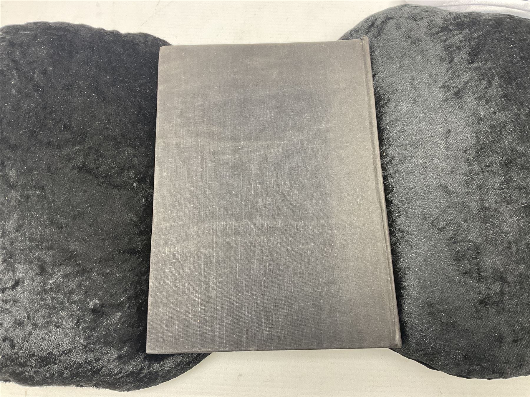 Ezra Pound; A Draft of XXX Cantos, Faber & Faber Limited 1933 