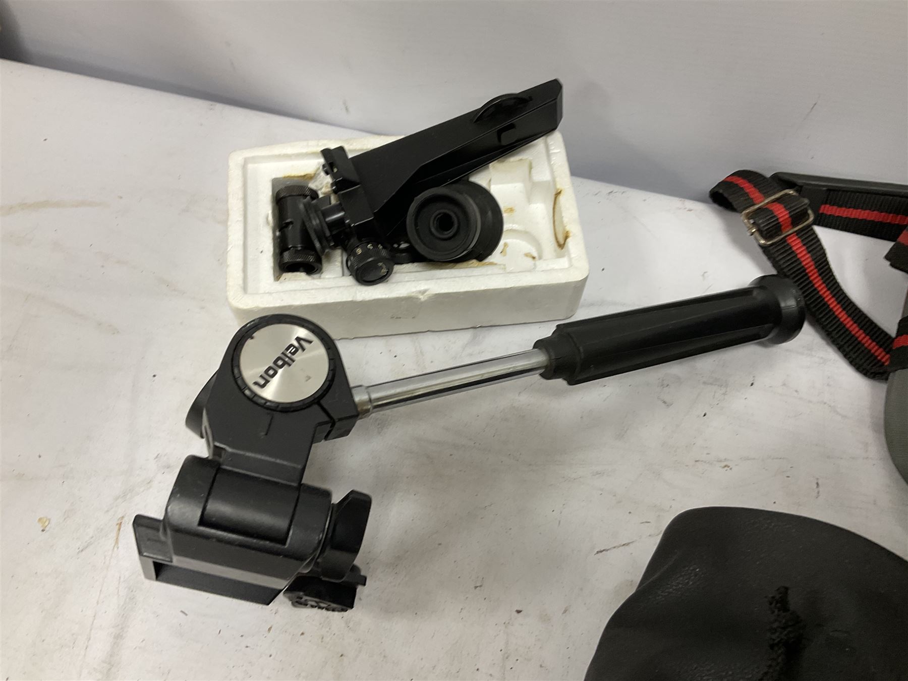 Quantity of cameras and accessories to include Olympus Trip 35, Minolta A f-EII 35mm, Yashica Auto Focus camera, Hanimex 35mm af camera in case, Kodak No.2A Folding Pocket Brownie camera in case, Minolta VLT-501 lens, etc