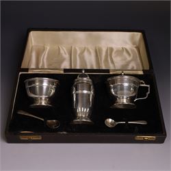 Mid 20th century silver three piece cruet set, comprising mustard pot and cover, pepper po...