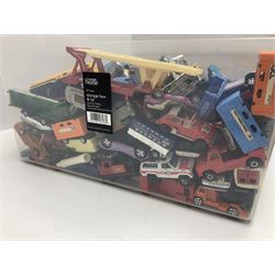 Large quantity of loose die-cast vehicles to include Matchbox, Corgi, Hotwheels etc in two boxes 