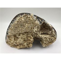 Large agate crystal geode cluster, in blue, brown and cream tones, H18cm