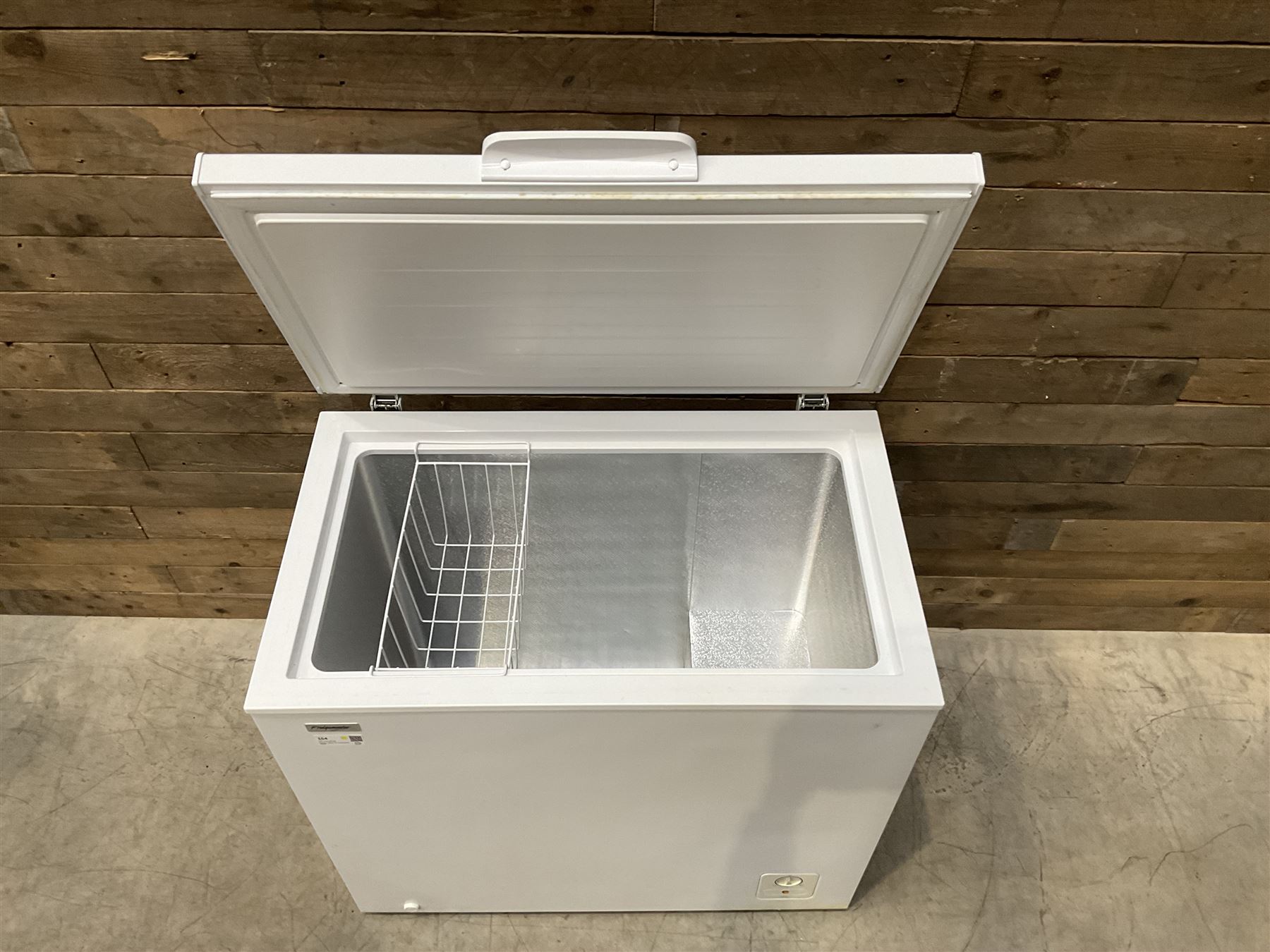 Fridgemaster MCF 194 chest freezer