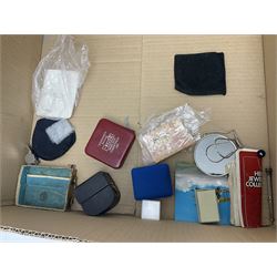 Vintage compact mirrors, including Stratton examples, together with cigarette cases, EPNS hand mirror, Cavalier Blanc De Blancs Brut white wine, 75cl, 10.5% vol and a collection of other collectables