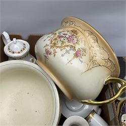 Quantity of Victorian and later ceramics to include Royal Kent 'Golden Glory' pattern tea service, imari pattern bowls, vases, plates etc in two boxes