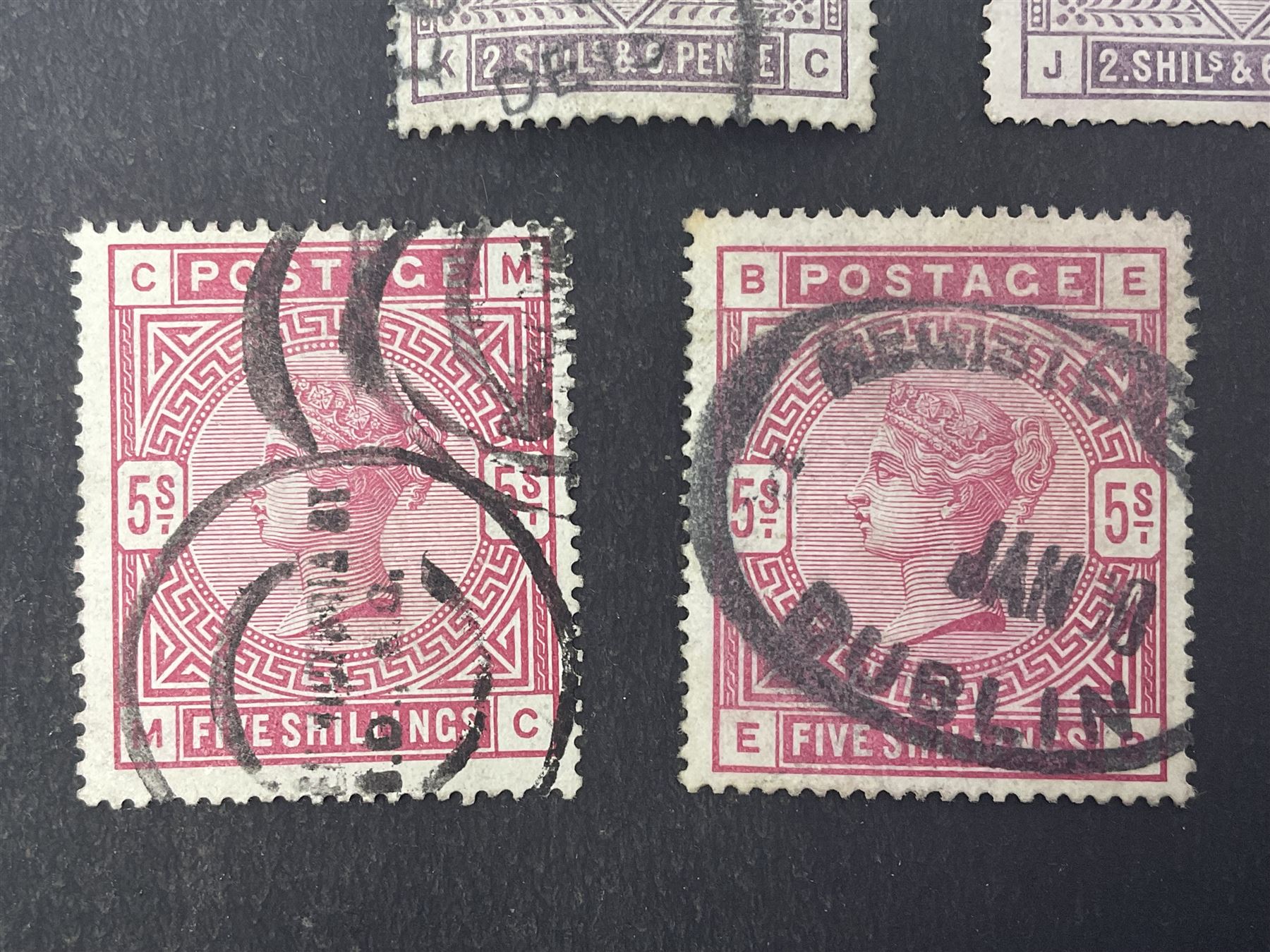 Great Britain Queen Victoria 1883-4 stamps, comprising three two shillings and sixpence, two five shillings and two ten shillings, all used, all previously mounted