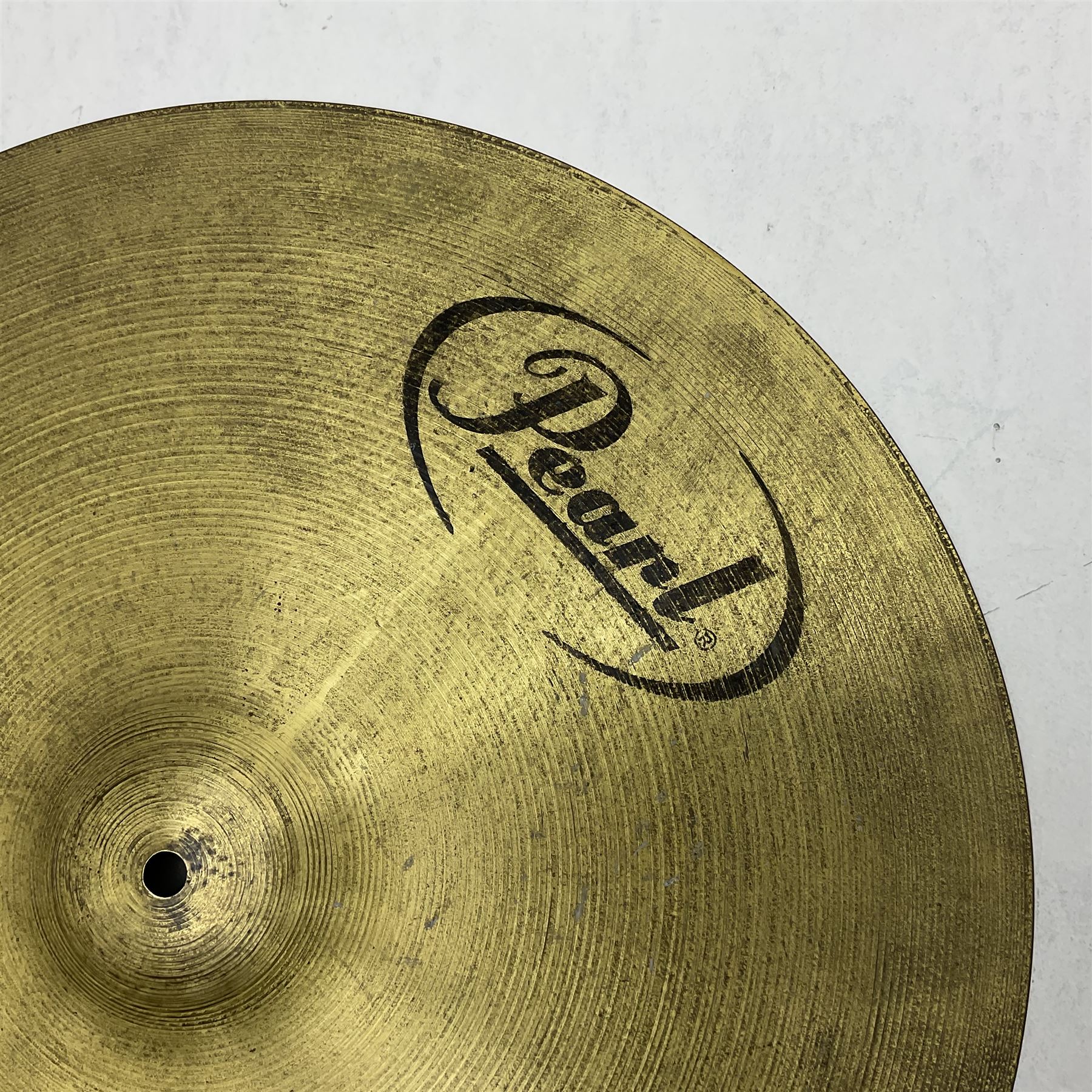 Graduated set of nine drum kit cymbals comprising Pearl 51cm (20