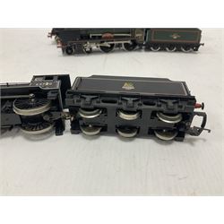 Various makers ‘00’ gauge - Hornby Class D41/1 4-4-0 ‘Yorkshire’ locomotive no.62700 in BR black and Green Schools Class 4-4-0 ‘Wellington’ locomotive no.30902 in BR green; G&R Wrenn Class R1 Tank 0-6-0T locomotive no.1127 in green; Trix Trains Class A2 4-6-2 ‘A.H.Peppercorn’ locomotive no.525 in LNER green (4) 