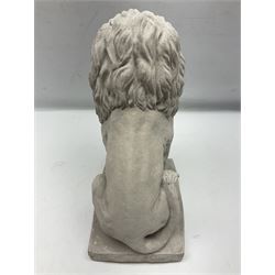 Cast composite figure of a lion, H28cm