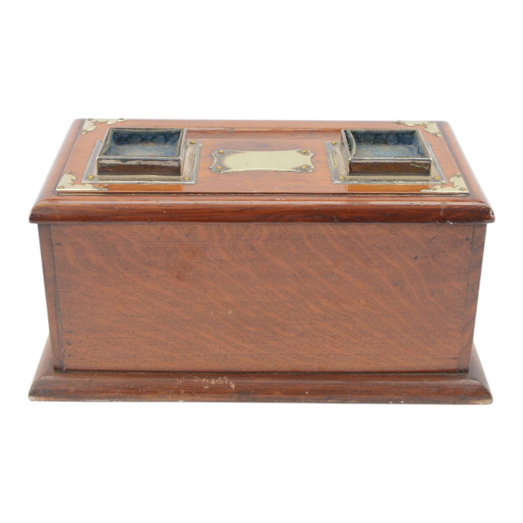 Desk top chest of drawers, two short over two long drawers, the top with pen holder and two silver plated inkwell holders, with handles to the side, H20cm, L38cm