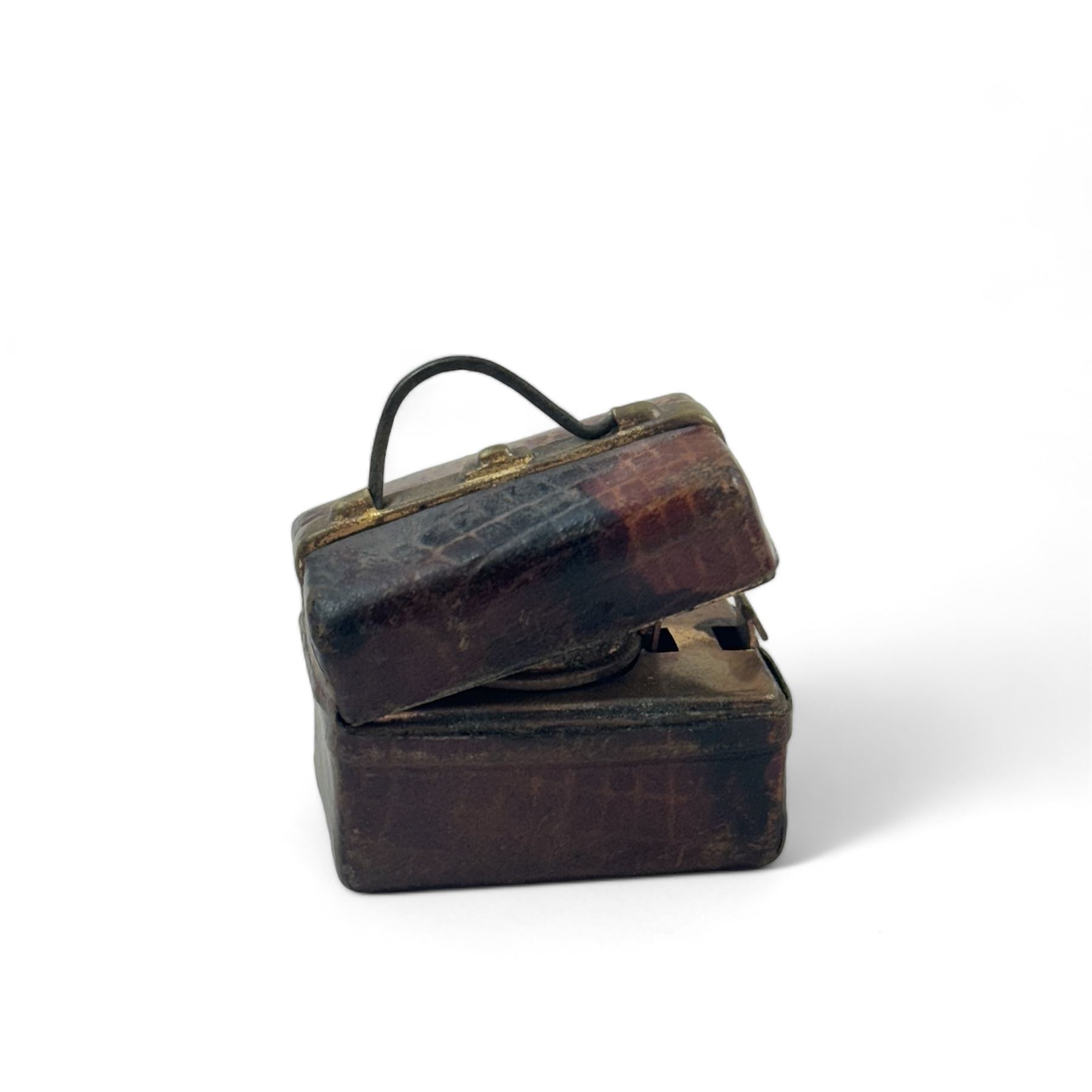 Victorian novelty inkwell, in the form of a leather Gladstone bag, H4cm