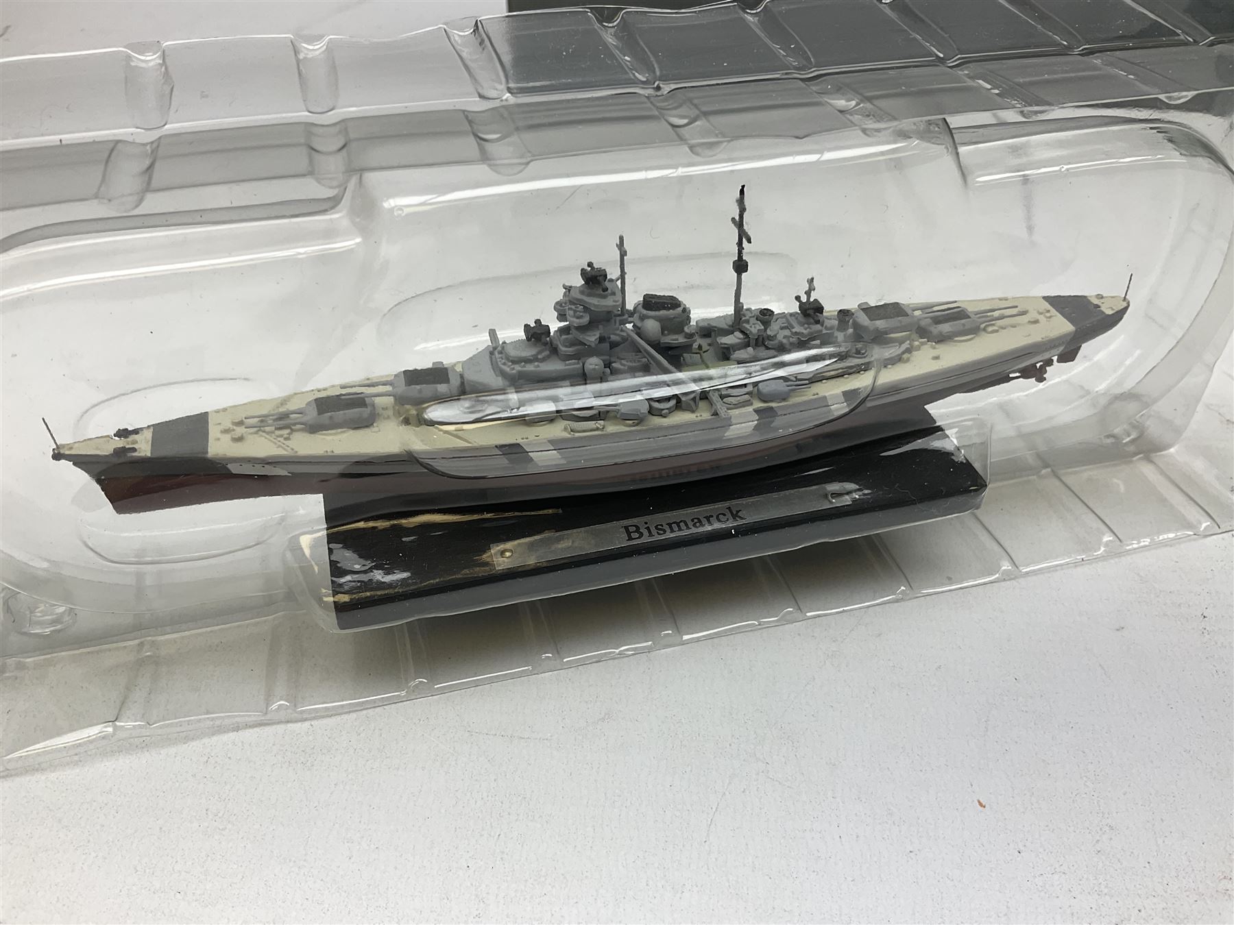 DeAgostini Atlas Editions - HMS Anson, HMS Exeter, HMS Renown, HMS Nelson, HMS Warspite, HMS Hood, Bismark, and USS Saratoga, all boxed; DeAgostini - Gneisenau, Blucher, and Prinz Eugen, packaged; together with ten further DeAgostini battleships, unboxed, and a Gilbow RMS Olympic model, boxed (qty)