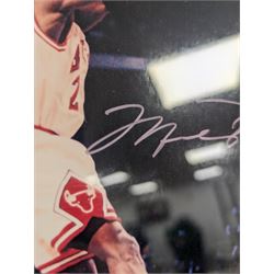 Michael Jordan signed 10 x 7