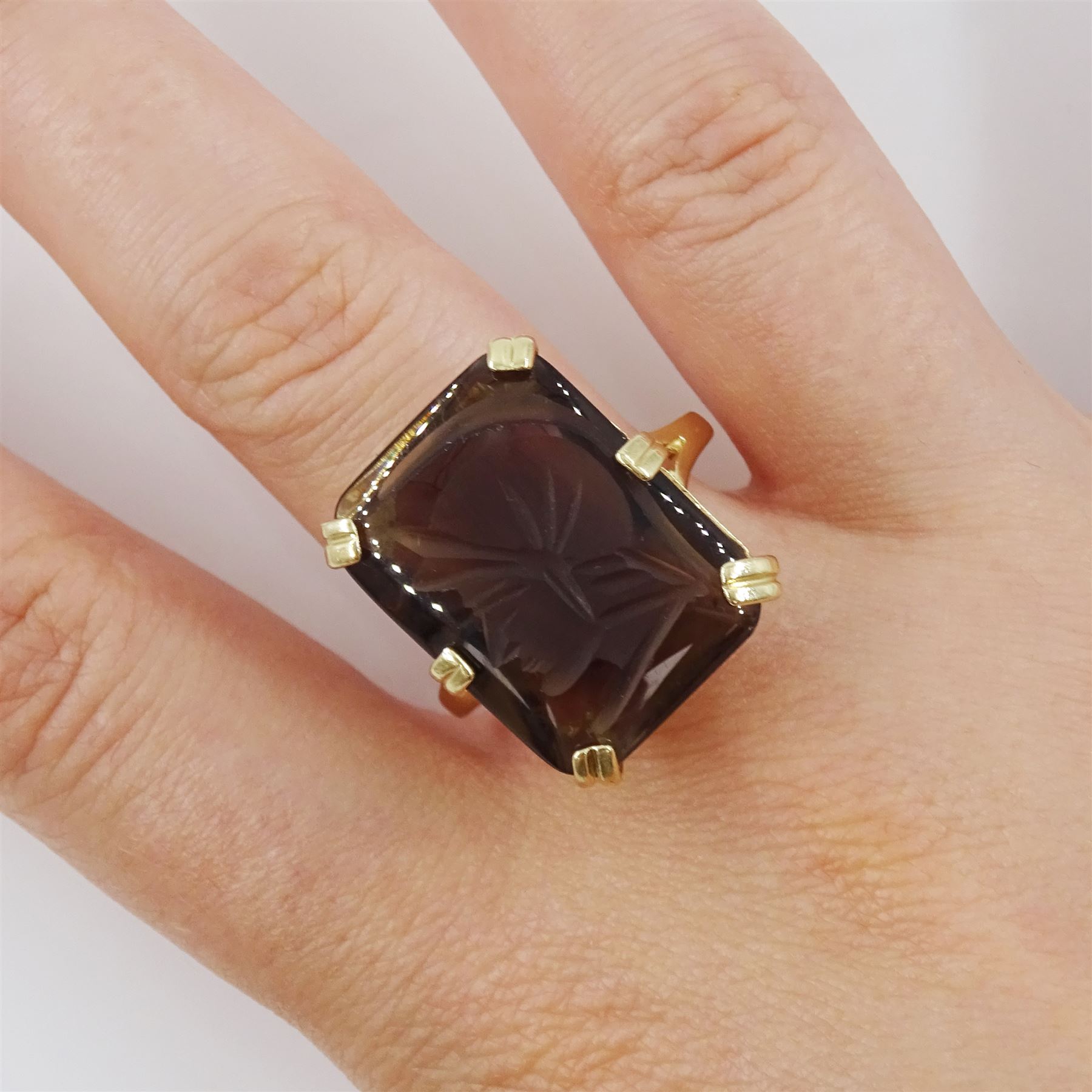 9ct gold smoky quartz intaglio ring, depicting the bust of a Roman soldier, hallmarked