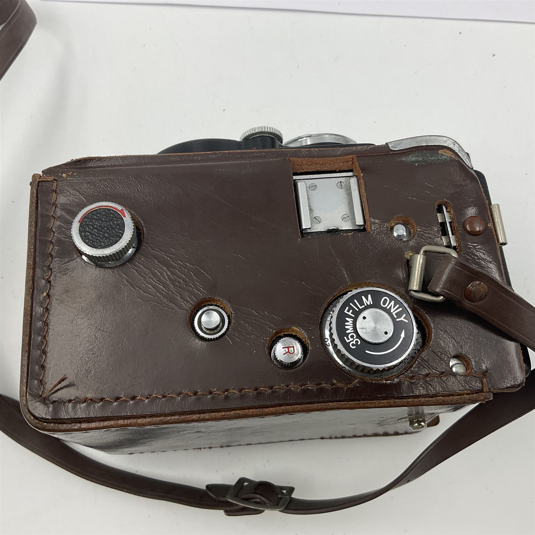 Yashica-Mat Copal MXV camera body, serial no 408717, with Yashinon 1;3.2 f=80mm' and Yashinon 1;3.5 f=80mm' lens serial no 460802, together with Yashica 635 Copal-MXV camera body serial 4080675 with Yashinon 1;3.5 f=80mm' lens serial no 229427 and 'Yashikor 1;3.5 f=80mm' lens serial no 228386