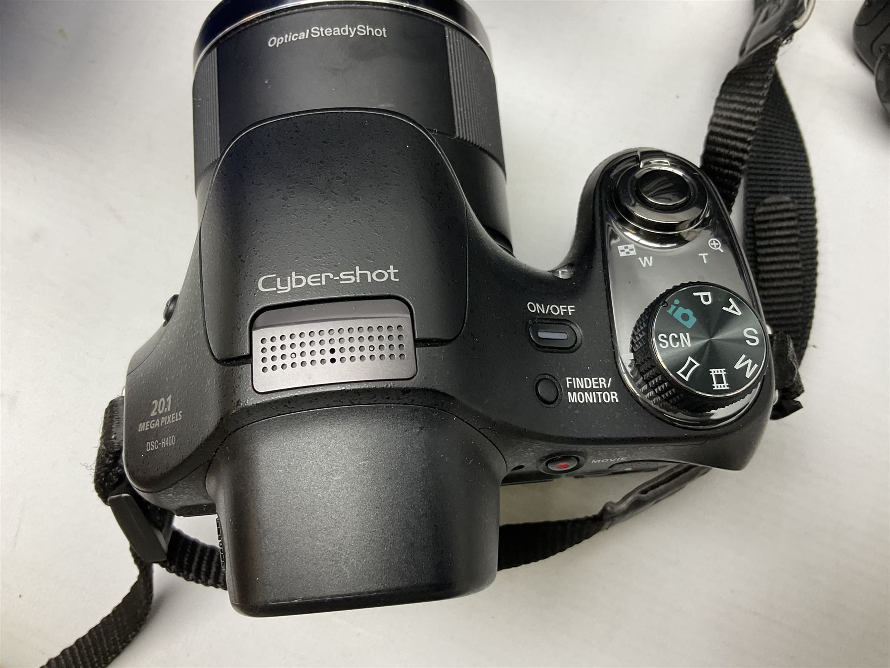 Sony CyberShot digital camera body with 'Sony 63x optical zoom 3,46,5