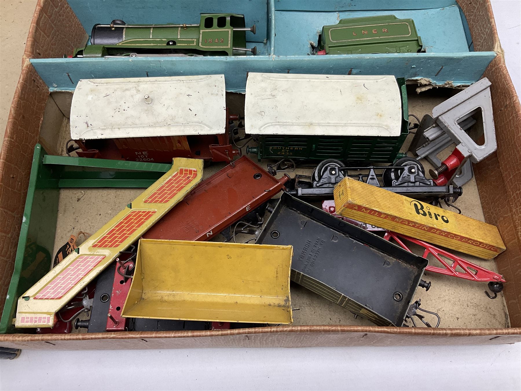 Hornby '0' gauge No.201 Tank Goods Set containing Type 101 clockwork