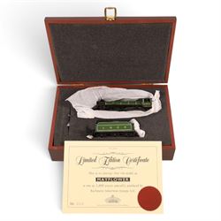 Limited edition 00 gauge Bachmann B1 Class 4-6-0 locomotive and tender 'Mayflower' no. 130...