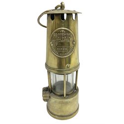 Eccles The Protector Miner Safety Lamp, H26cm excl handle