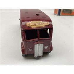 Dinky - Horse Box No.581; boxed