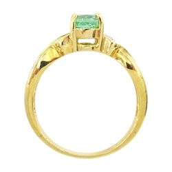 18ct gold single stone oval cut Paraiba tourmaline ring, with diamond set shoulders, hallmarked, tourmaline approx 0.80 carat