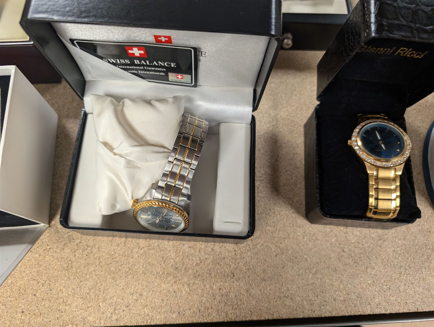 Collection of approx 30 quartz watches including Sekonda, Tungsten, Citizen, Van Heusen, Gianni Ricci and Gianni Sabatini