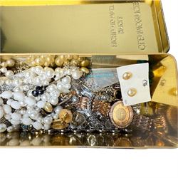 9ct gold cameo pendant and a collection of costume jewellery