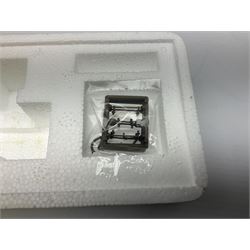 Bachmann Branch-Line '00' gauge - Class 08 Diesel Shunter locomotive no. D3336, Class 20 Diesel locomotive no. D8000, Class 04 Diesel Shunter locomotive no. 11217 and Class 08 Diesel Shunter locomotive no. 13029 (4)