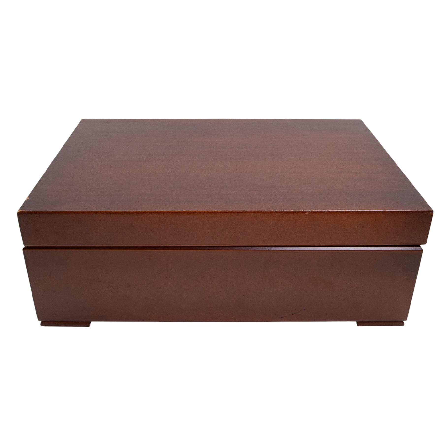 Late 20th century canteen of silver cutlery for twelve place settings, comprising fish knives, fish forks, soup spoons, dessert forks, dessert spoons, silver handled dessert knives, table forks, silver handled table knives, teaspoons, coffee spoons and four table spoons, each with beaded borders to handles, all hallmarked Argentum Ltd, Sheffield 1996, contained within a rectangular mahogany canteen with fitted green velvet interior