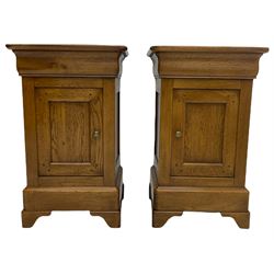 Barre Dugue - Pair of French oak bedside