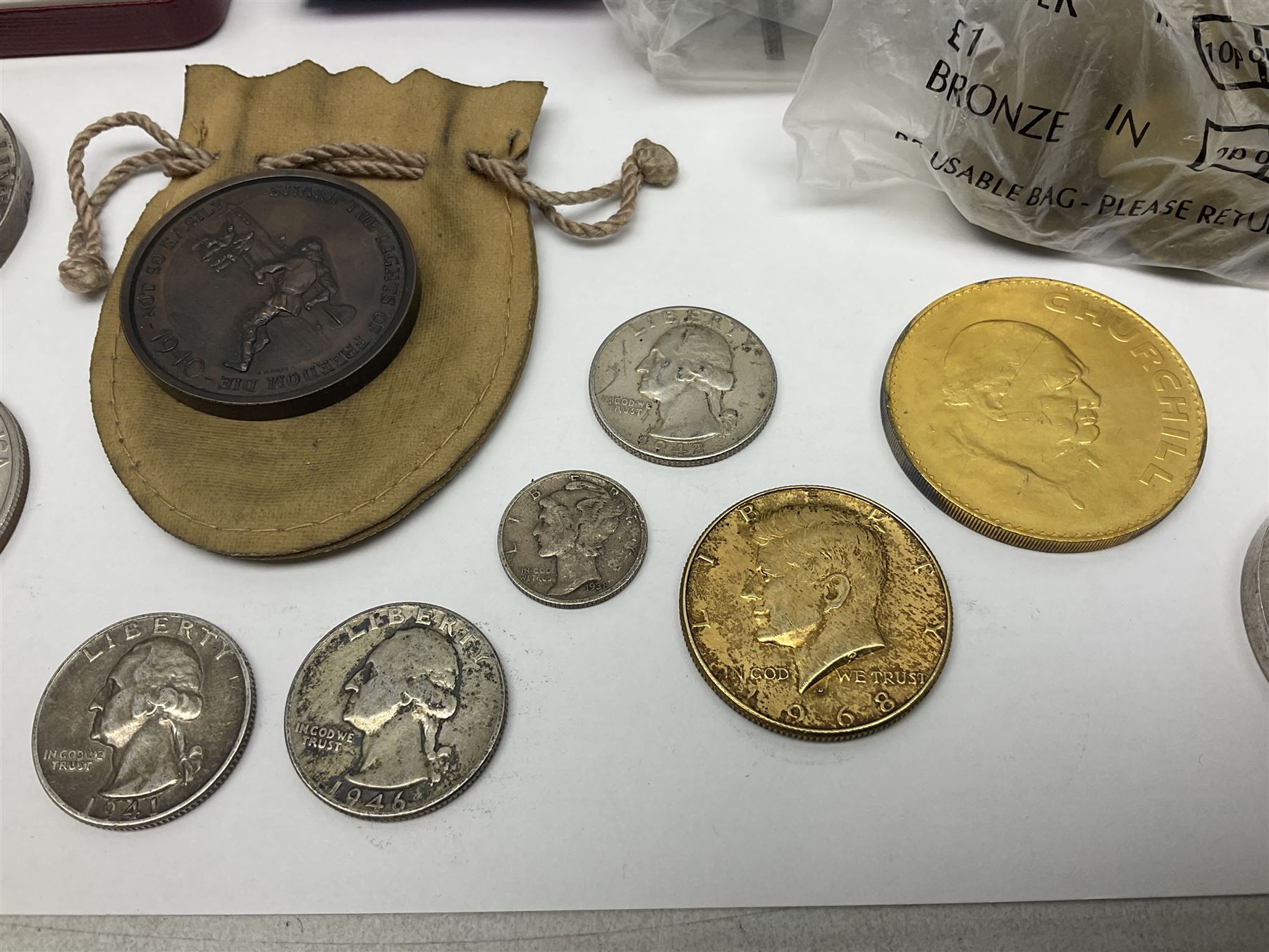 United States of America 1922 peace dollar, 1971 dollar coin, various commemorative crowns, commemorative medallions etc