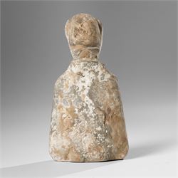 Chinese Han Dynasty grey pottery figure of a dignitary, with Oxford thermoluminescence certificate no. C466e67, H17.5cm