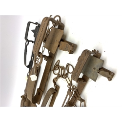 Seven gin traps including H. Lane Victor, 'Lion', Dorset rabbit trap, Sidebotham Gamekeeper's fox trap, A. Macrae 90 etc. Auctioneer's Note: These traps are sold as artefacts for ornamental purposes only as the use of some of them is illegal.