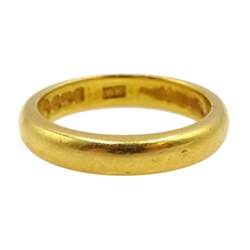 22ct gold wedding band, Chester 1934, approx 5.22gm