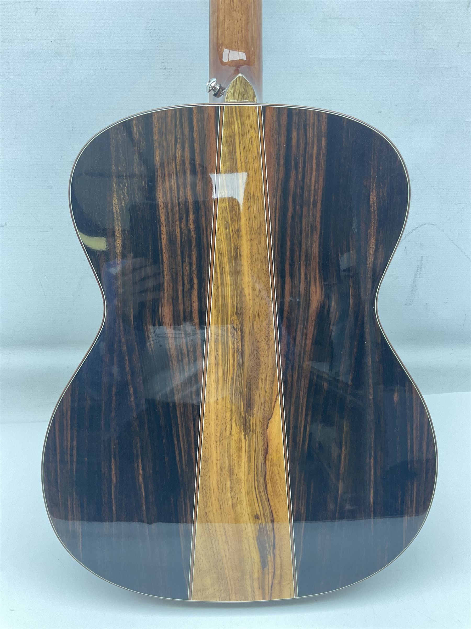 Tanglewood Folk/OM cedar and java wood acoustic guitar, the three-piece back with mango spalted wood insert; serial no.180914094 L101cm