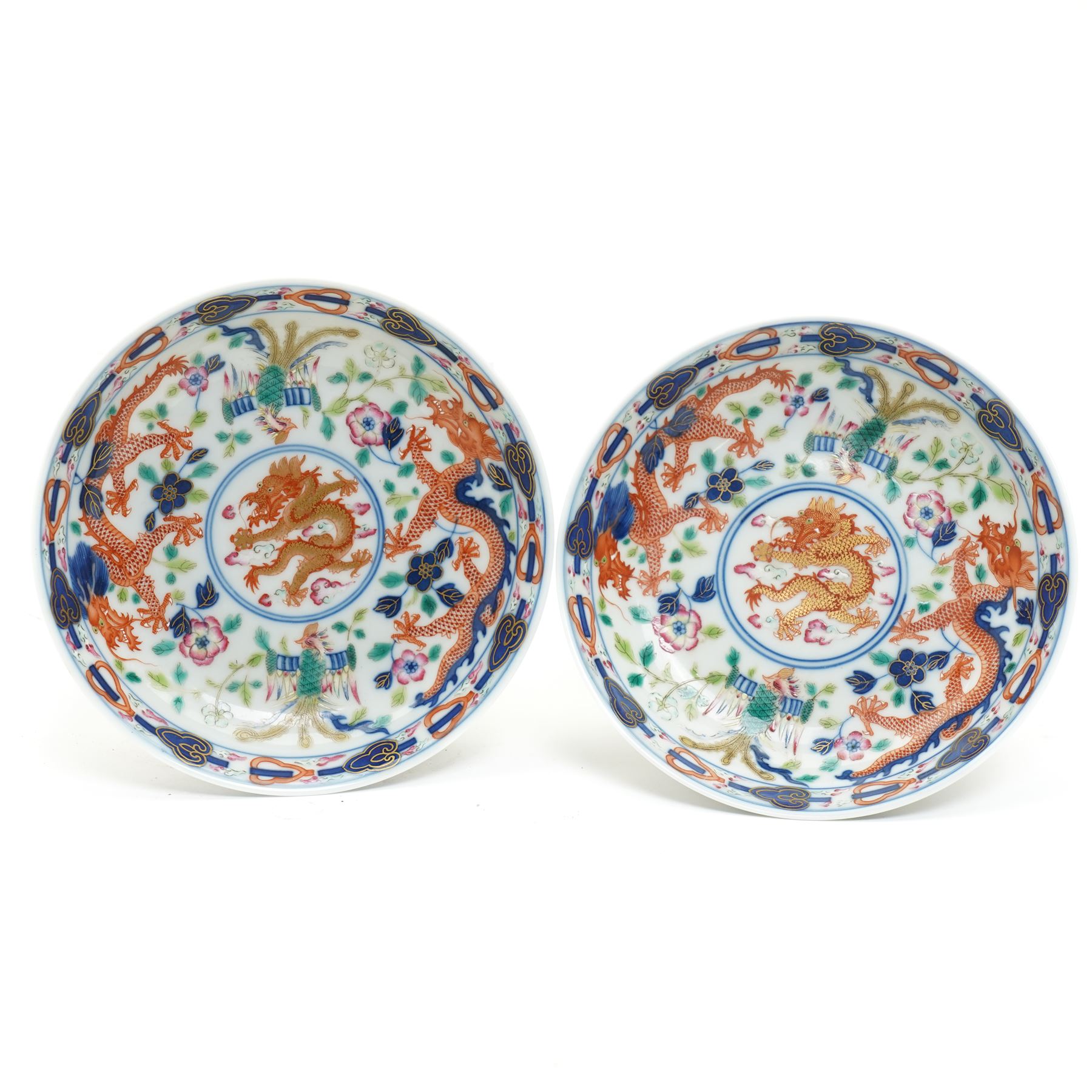 Pair Chinese Guangxu famille verte shallow dishes, decorated with dragons and phoenix, with Guangxu marks D13cm