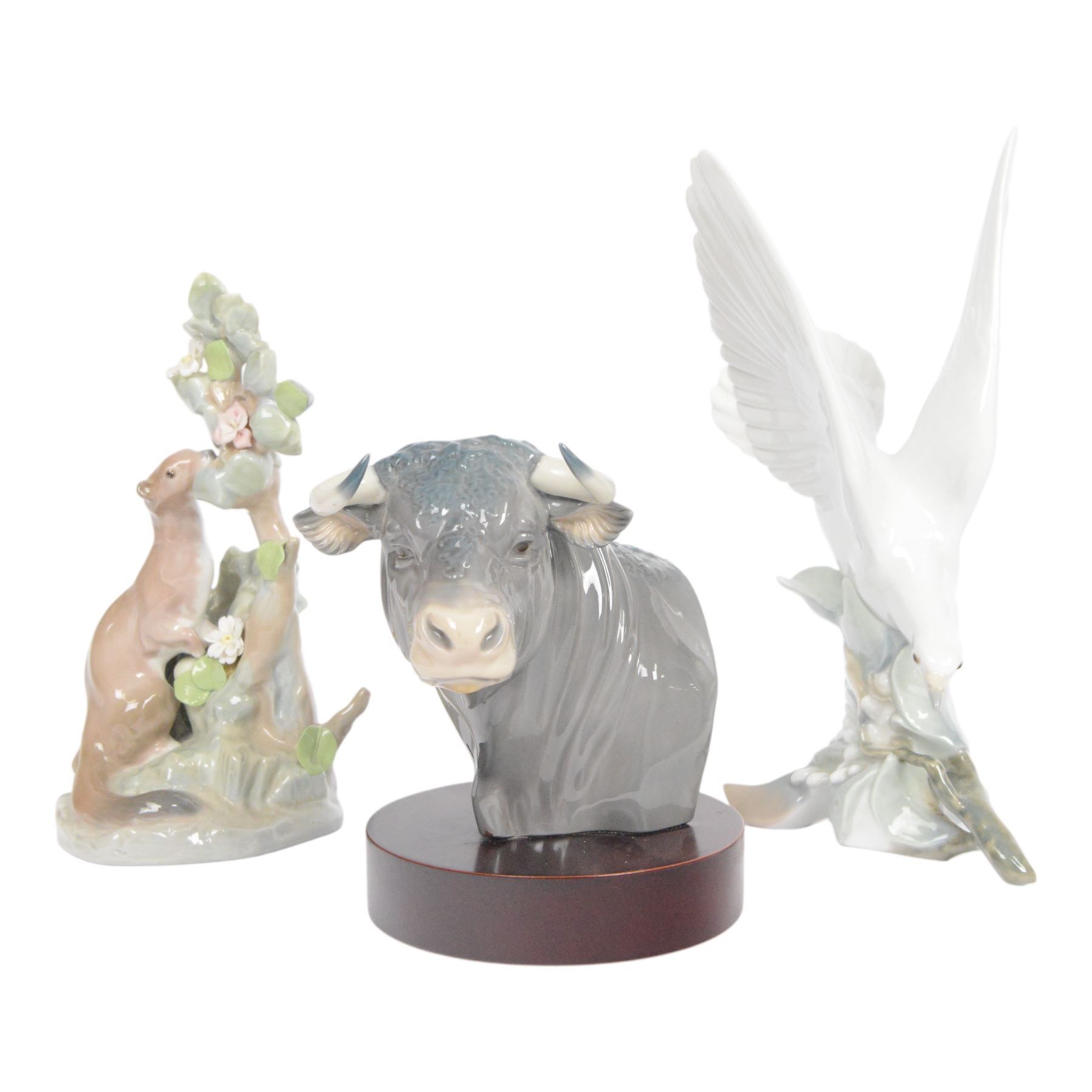 Lladro bust, The Bull, no 5545, together with Ermine no 4769 and Turtle Dove 4550