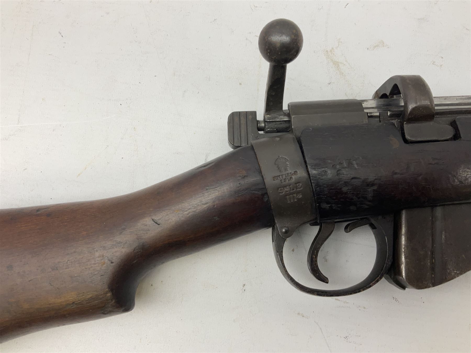 WW1 Lee Enfield SMLE bolt-action rifle, dated 1918, with single barrel band and bayonet fitting L113cm FIREARMS CERTIFICATE REQUIRED OR RFD