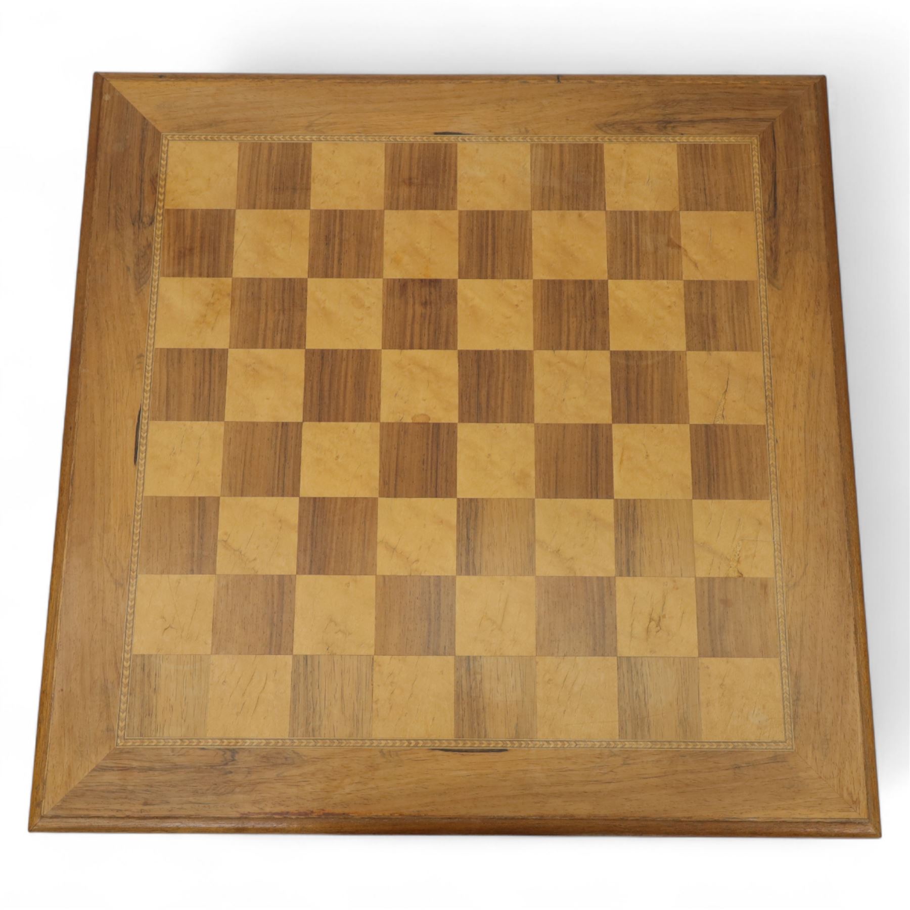 Late 20th century, walnut and burr chess table, inlaid top with alternating burr and walnut squares, raised on four slender cabriole supports 