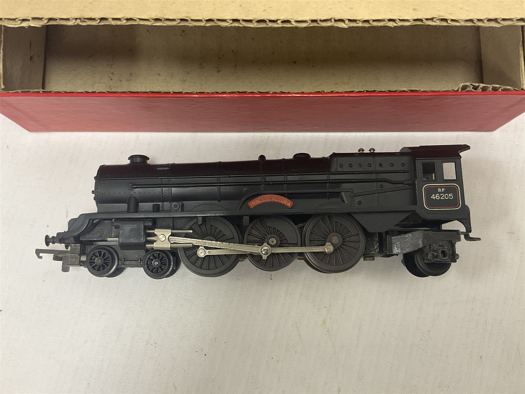 Hornby/Tri-Ang ‘00’ gauge - nine locomotives to include Britannia Class ‘Britannia’ 4-6-2 no.70000 in BR green; Class M7 4-4-0 Tank no.30027 in BR black; Princess Class ‘Princess Victoria’ 4-6-2 no.46205 in BR black; in original boxes; further loose models Princess Class ‘Princess Elizabeth’ 4-6-2 no.46201 in BR green; Class 3F 0-6-0 tank no.7606 in LMS crimson; TR double ended diesel locomotive; three further tank locomotives and one loose tender (10) 