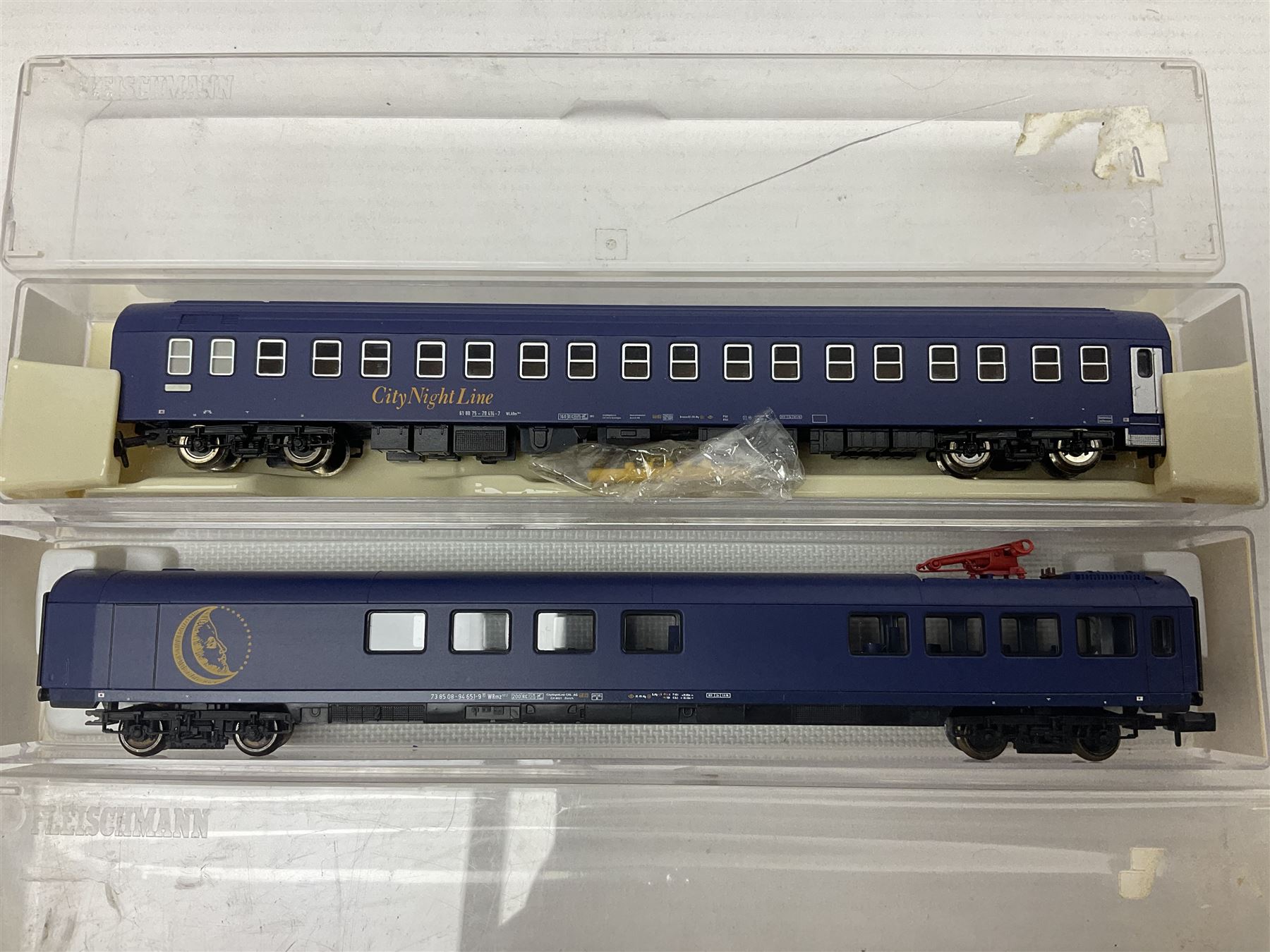 Fleischmann 'N' gauge - No.881203 Schnellzugwagen-Set alex Sonderserie; another Alex restaurant car with pantograph over No.816202; and three other passenger coaches/restaurant car Nos.7444K, 860601 & 860701; all boxed (5)