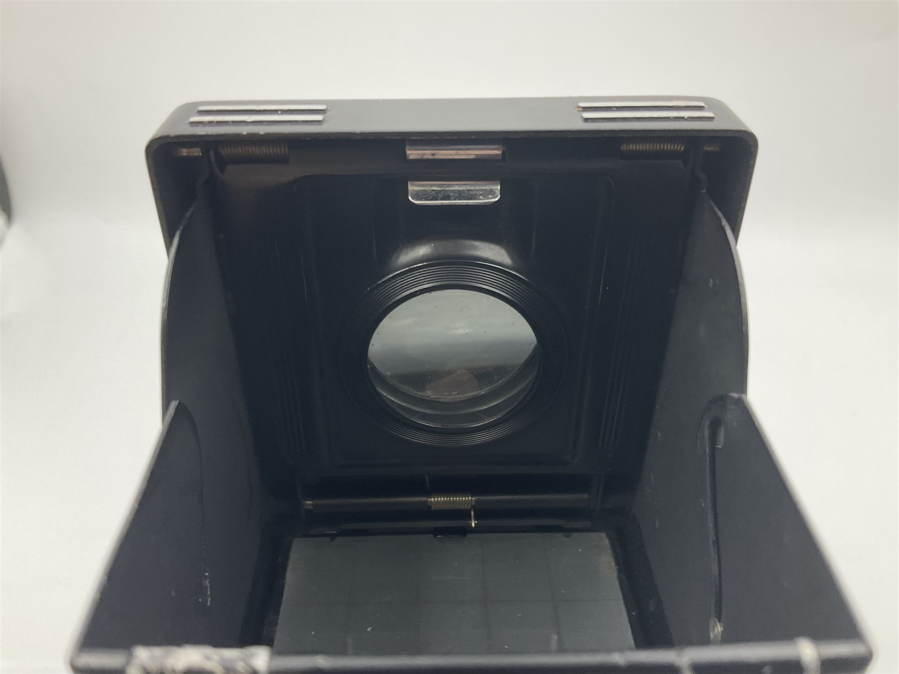 Rolleiflex Series E twin lens camera body, serial no. 1623867, with 'Planar 1.28 f-80mm' lens and 'Heidosmat 1:2.8/80' lens 