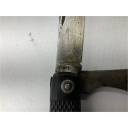 WW2 British army folding jack/clasp knife with blade and can opener marked with broad arrow and date 1944; a similar unmarked British army folding three-blade knife; and another later similar British Army knife marked Wade & Butcher Sheffield England (3)