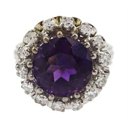 18ct gold circular purple stone ring