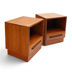 G-Plan - ‘Fresco’ teak pair of bedside cabinets, each with rectangular top over open recess and single drawer with sculpted handle, on plinth base