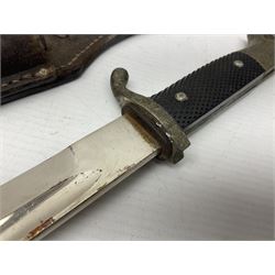 WWII German K98 (short) NCO dress bayonet, the 20cm fullered blade marked Anton Wingen Solingen to the ricasso, with chequered black grip plates; in steel scabbard with indistinctly stamped leather frog |L37cm overall