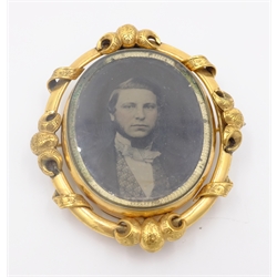  Victorian swivel cameo photograph brooch length 7cm, two similar cameo brooches and a rose coloured miniature frame (4)  
