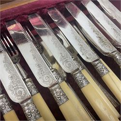 Canteen of cutlery by George Davis, Halifax, with silver ferrules 