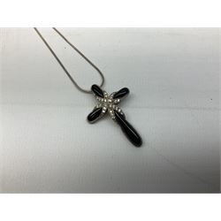 9ct white gold cubic zirconia pendant necklace, silver and silver stone set jewellery, silver gilt necklace and a collection of costume jewellery including items by Disney, Butler & Wilson, Joan Rivers and Kirks Folly, mostly boxed 
