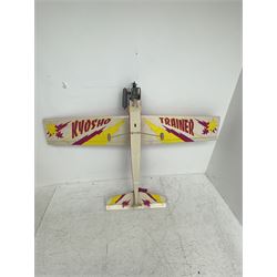 Kyosho Trainer 40 remote control aeroplane, L120cm, W161cm